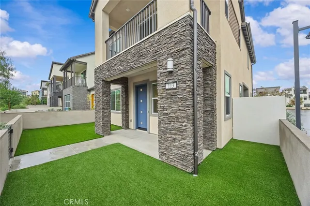 a view of a back yard of the house