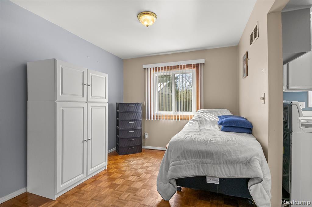 43921 Arlington Road Canton, MI 48187 - Photo 8 of 47
