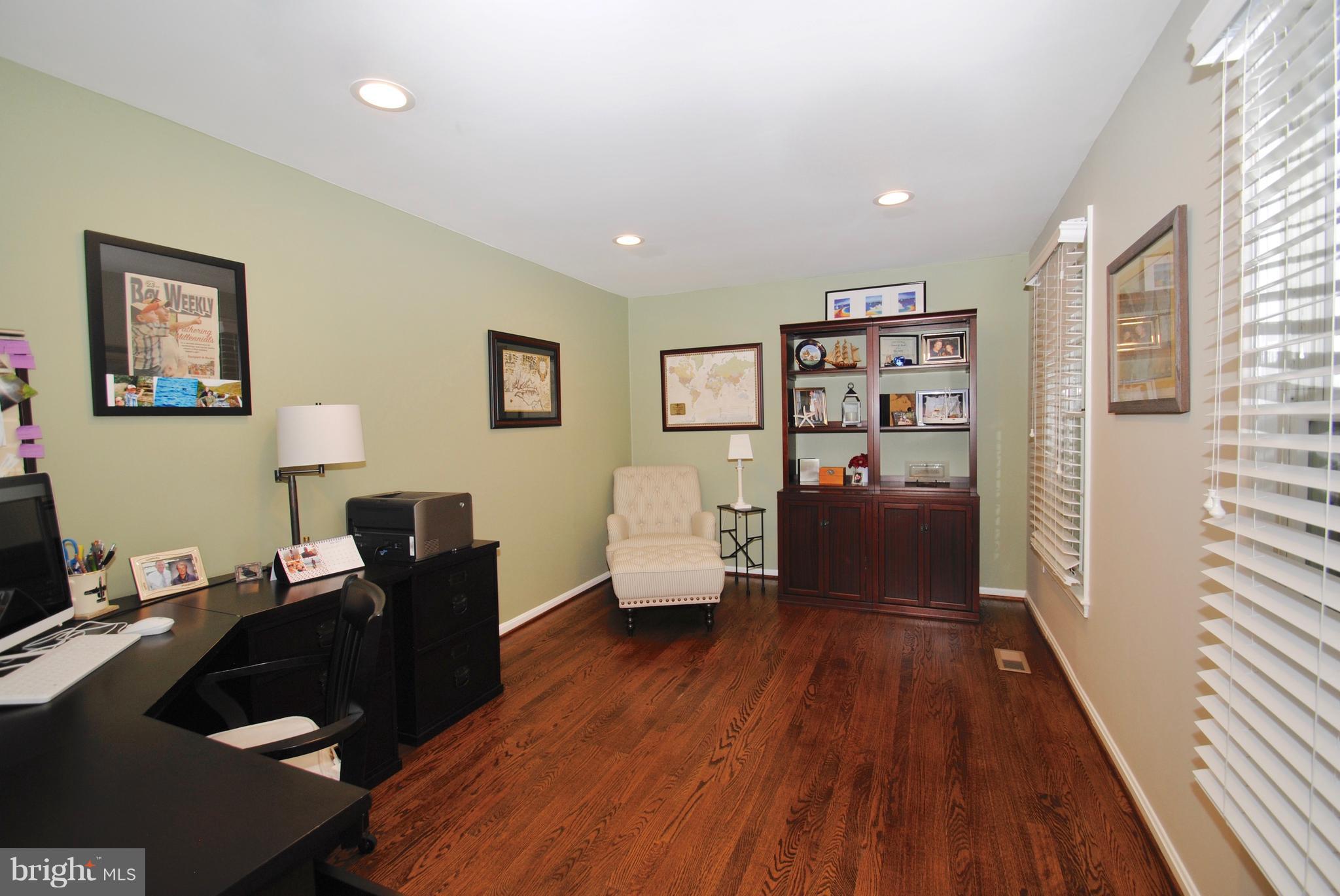132 Church Road Arnold, MD 21012 - Photo 11 of 30 Handsome Home Office / Custom Blinds Convey