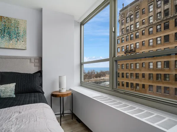 $344,900 | 3550 North Lake Shore Drive, Unit 806, Chicago, IL 60657