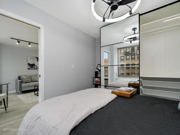 $344,900 | 3550 North Lake Shore Drive, Unit 806, Chicago, IL 60657