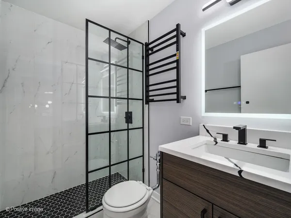 $344,900 | 3550 North Lake Shore Drive, Unit 806, Chicago, IL 60657