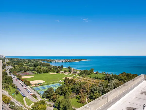 $344,900 | 3550 North Lake Shore Drive, Unit 806, Chicago, IL 60657