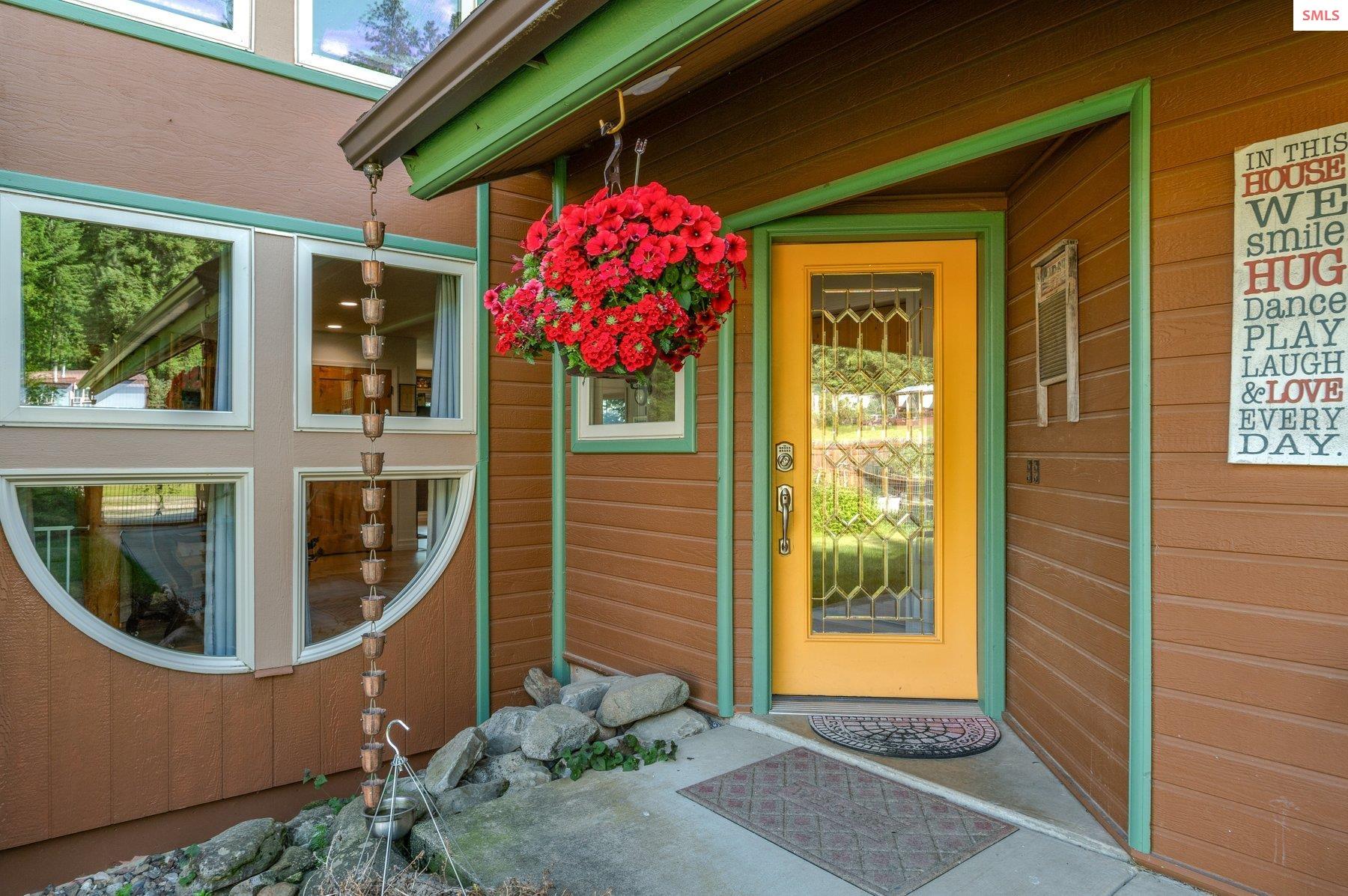 311 School Road Hope, ID 83836 - Photo 7 of 60 Step into timeless elegance