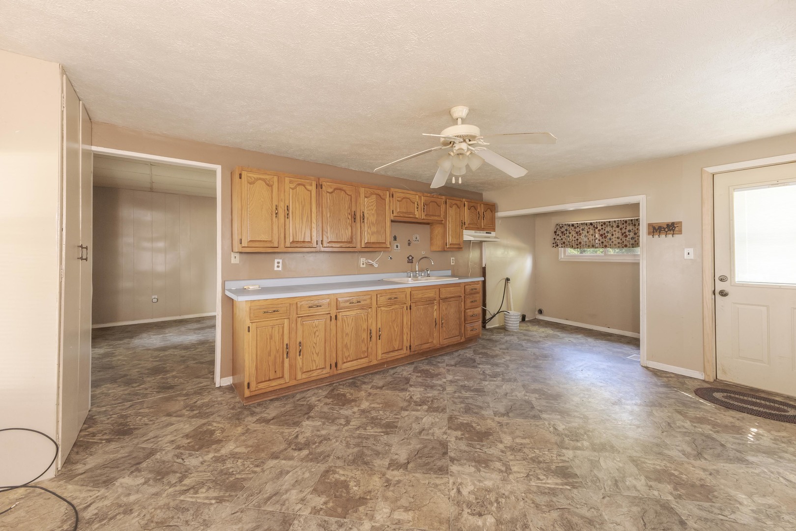 31439 2nd Street Chenoa, IL 61726 - Photo 12 of 34