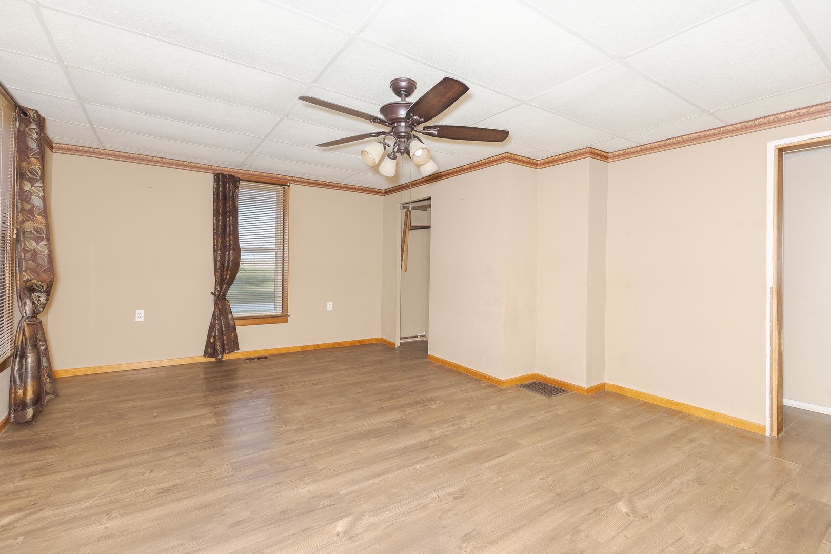 31439 2nd Street Chenoa, IL 61726 - Photo 17 of 34