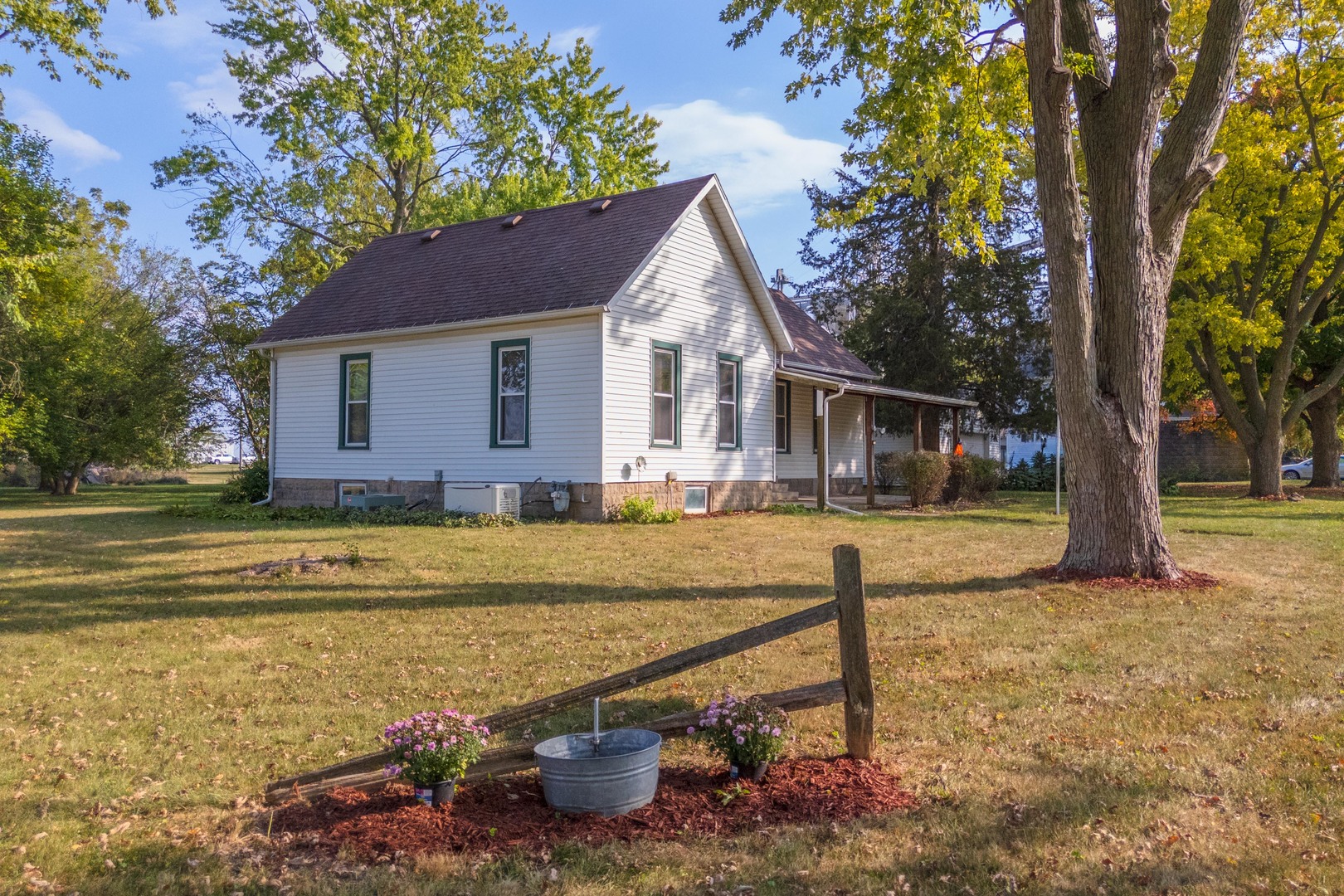 31439 2nd Street Chenoa, IL 61726 - Photo 4 of 34