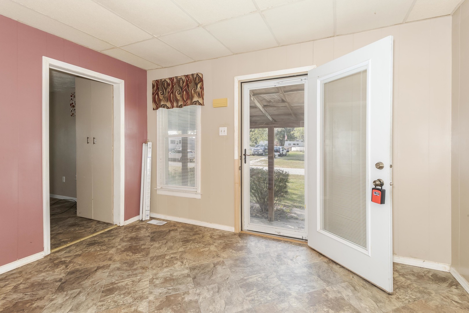 31439 2nd Street Chenoa, IL 61726 - Photo 8 of 34