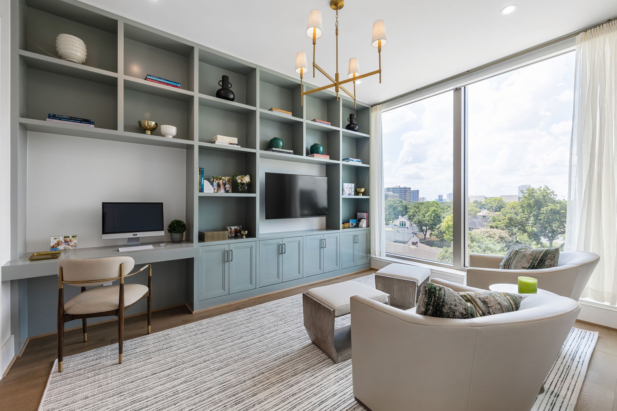5656 San Felipe Street, Unit 1005 Houston, TX 77056 - Photo 13 of 33 Guest bedroom has en-suite bath. Also. an option for a home office with custom and up-grade wall of book shelves.