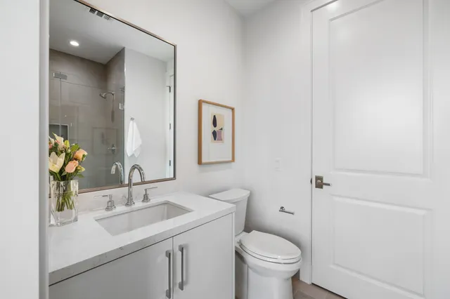 $2,045,000 | 5656 San Felipe Street, Unit 1005, Houston, TX 77056