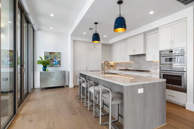 $2,045,000 | 5656 San Felipe Street, Unit 1005, Houston, TX 77056