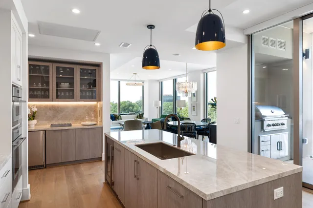 $2,045,000 | 5656 San Felipe Street, Unit 1005, Houston, TX 77056