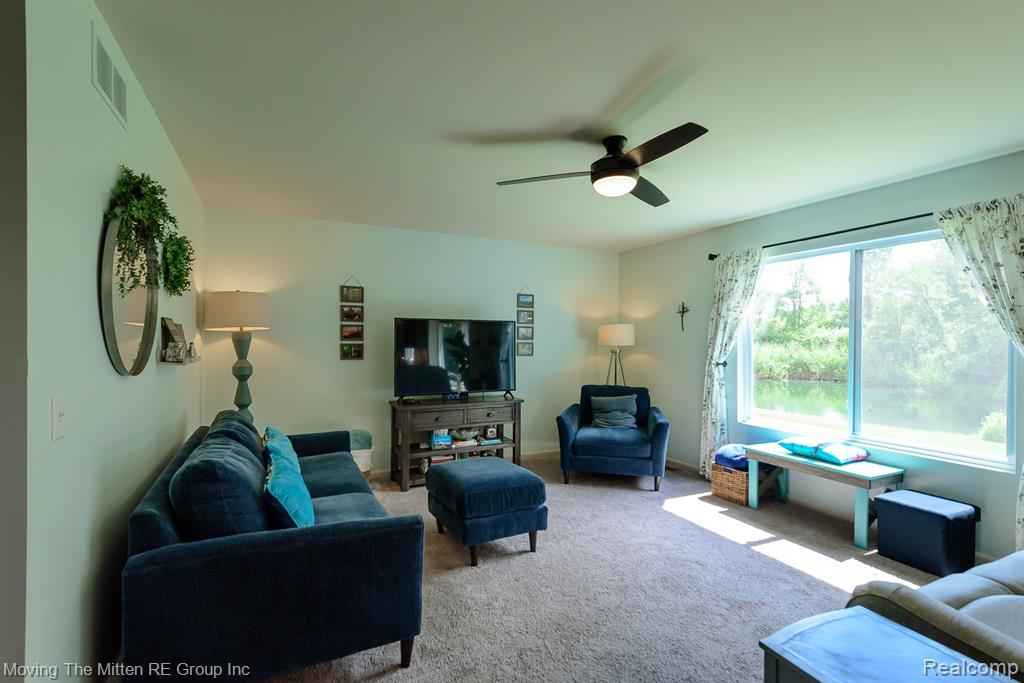 42773 Colonial Road Belleville, MI 48111 - Photo 11 of 47 Gallery Image 11