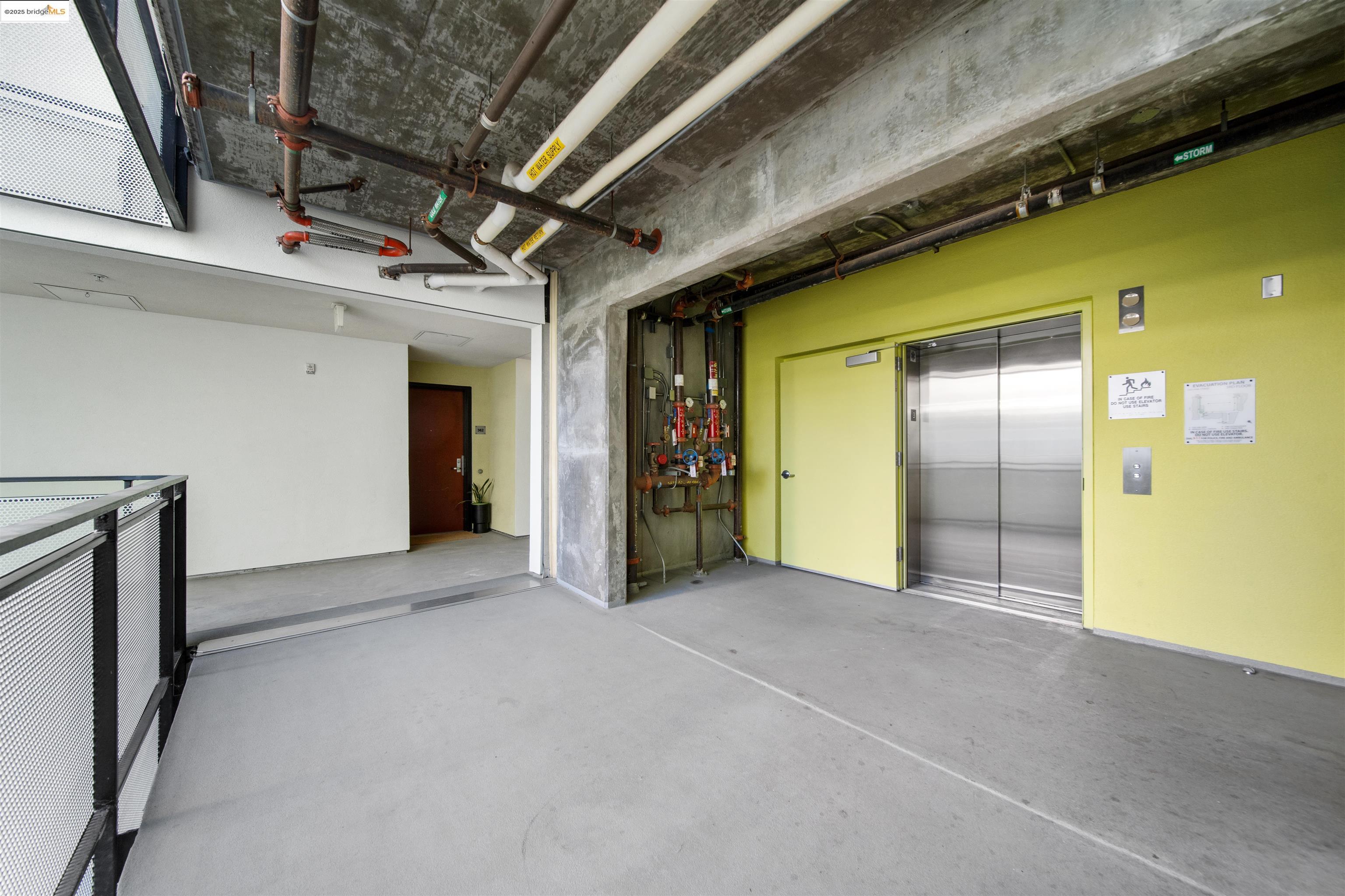 1201 Pine Street, Unit 363 Oakland, CA 94607 - Photo 23 of 25 a view of empty room with window