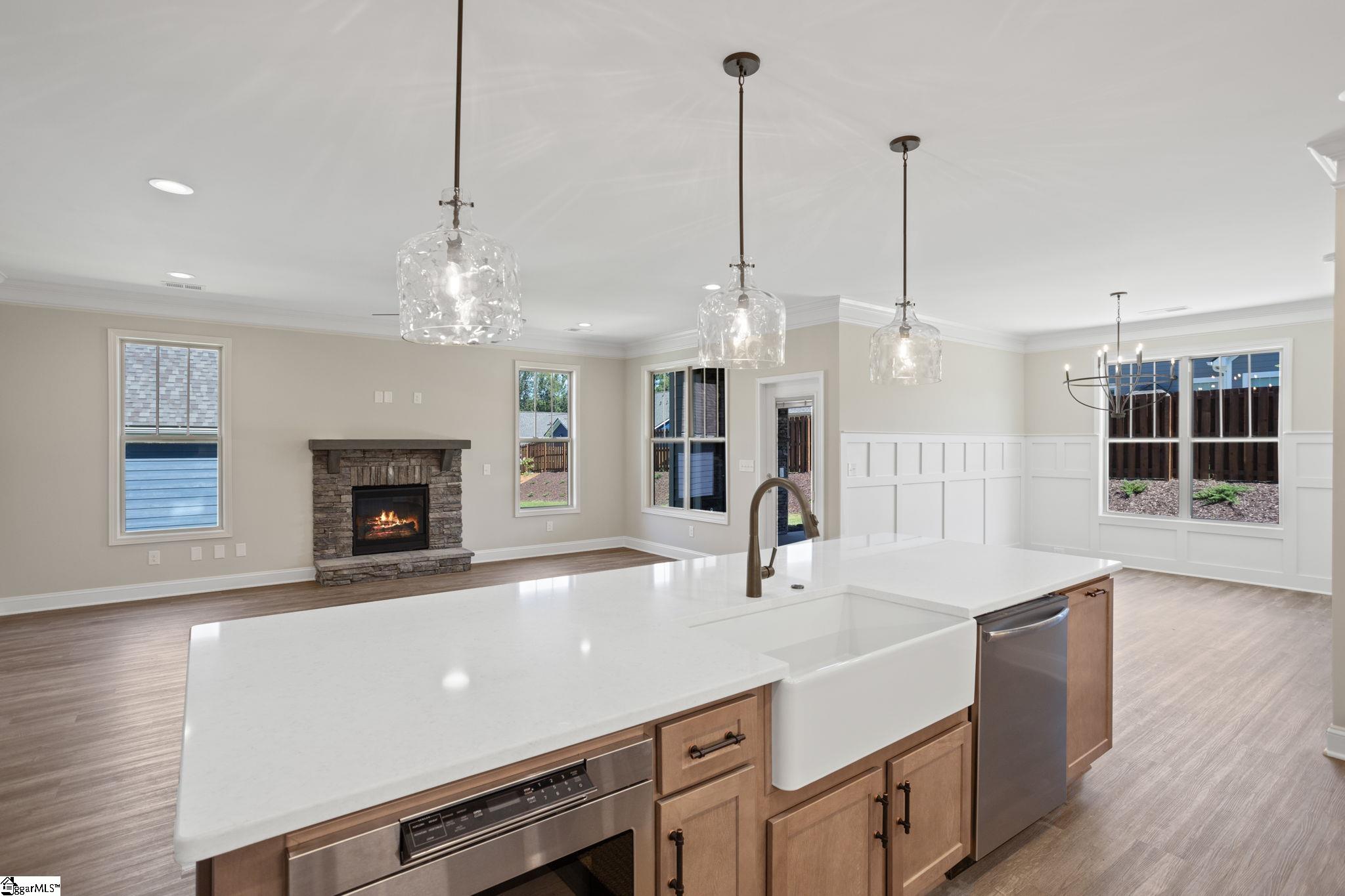 300 Ridgebury Place Greenville, SC 29607 - Photo 4 of 37 Gallery Image 4