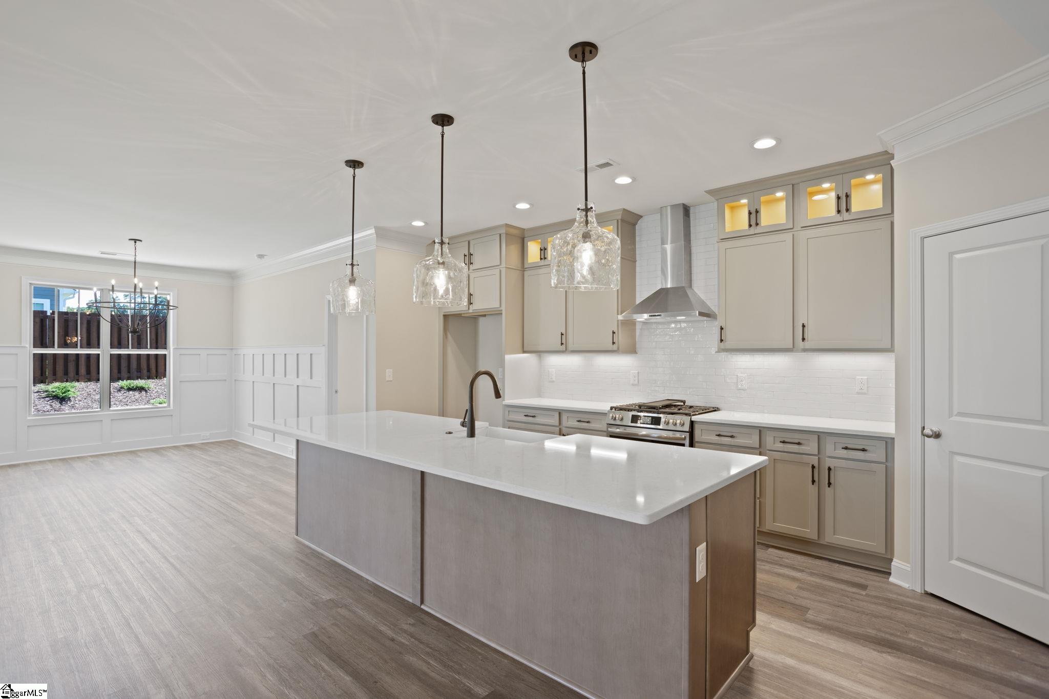 300 Ridgebury Place Greenville, SC 29607 - Photo 5 of 37 Gallery Image 5