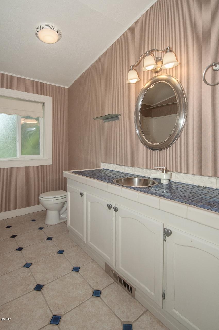 836 North River Bend Road Otis, OR 97368 - Photo 28 of 42 Bath 2 - View 1