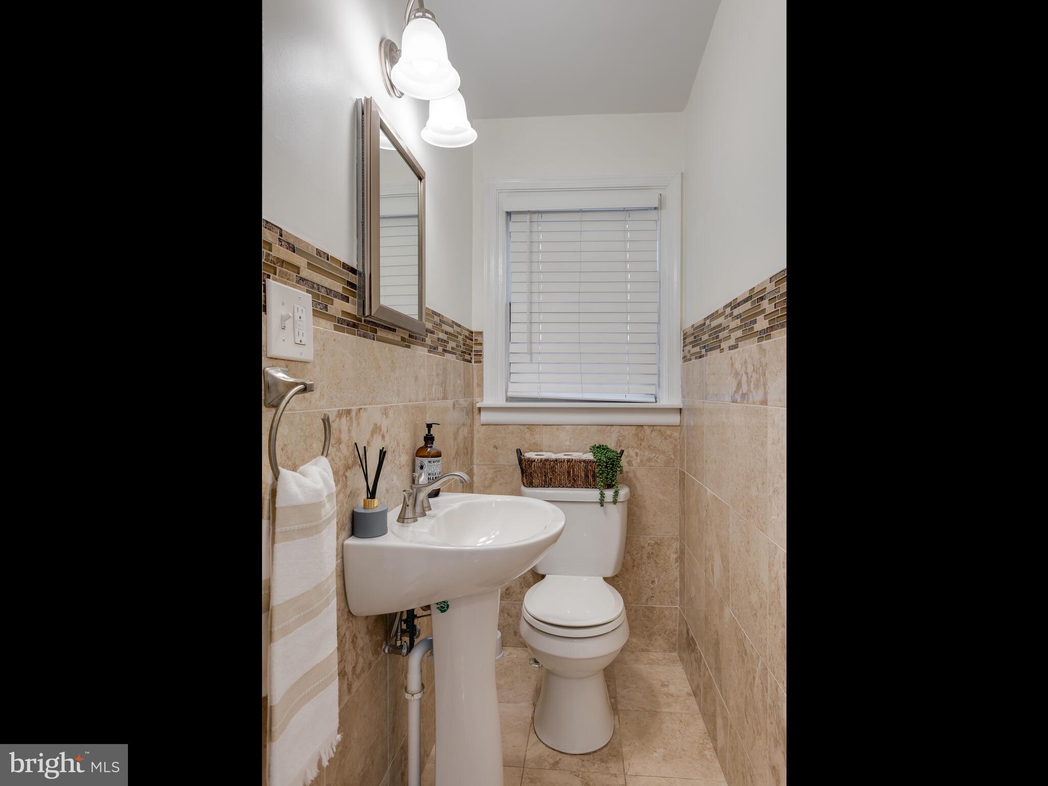 8440 Pembrook Road Philadelphia, PA 19128 - Photo 18 of 34 Powder Room