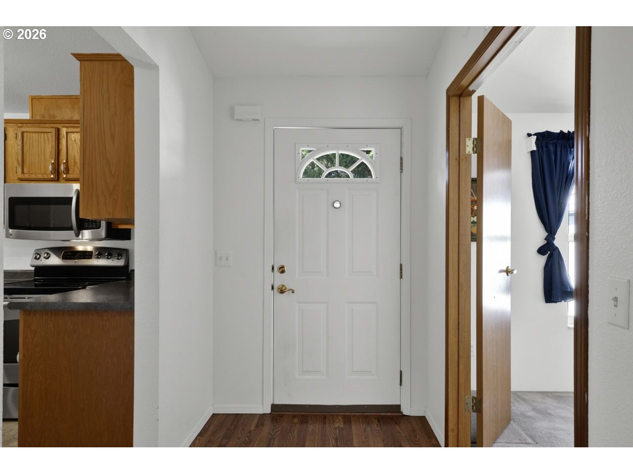 29720 Jeans Road, Unit 55 Veneta, OR 97487 - Photo 4 of 41 Entrance/Foyer