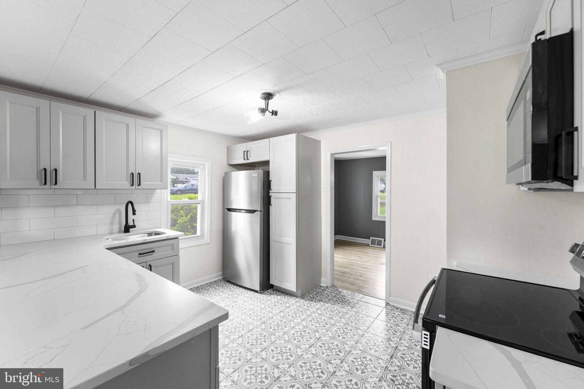 286 Ellicott Road Avondale, PA 19311 - Photo 4 of 21