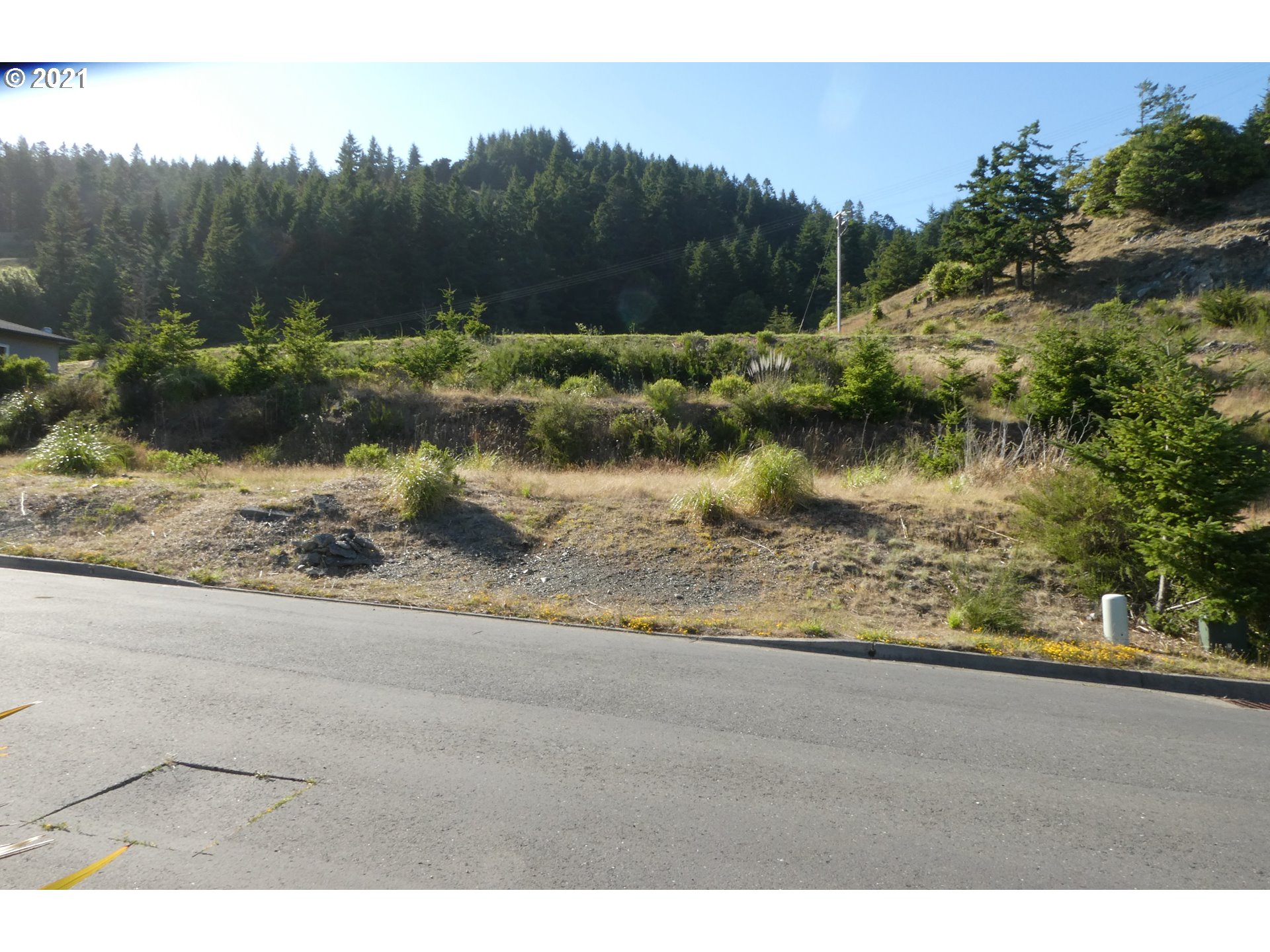 Hume Road, Unit 316 Gold Beach, OR 97444 - Photo 4 of 11 Gallery Image 4
