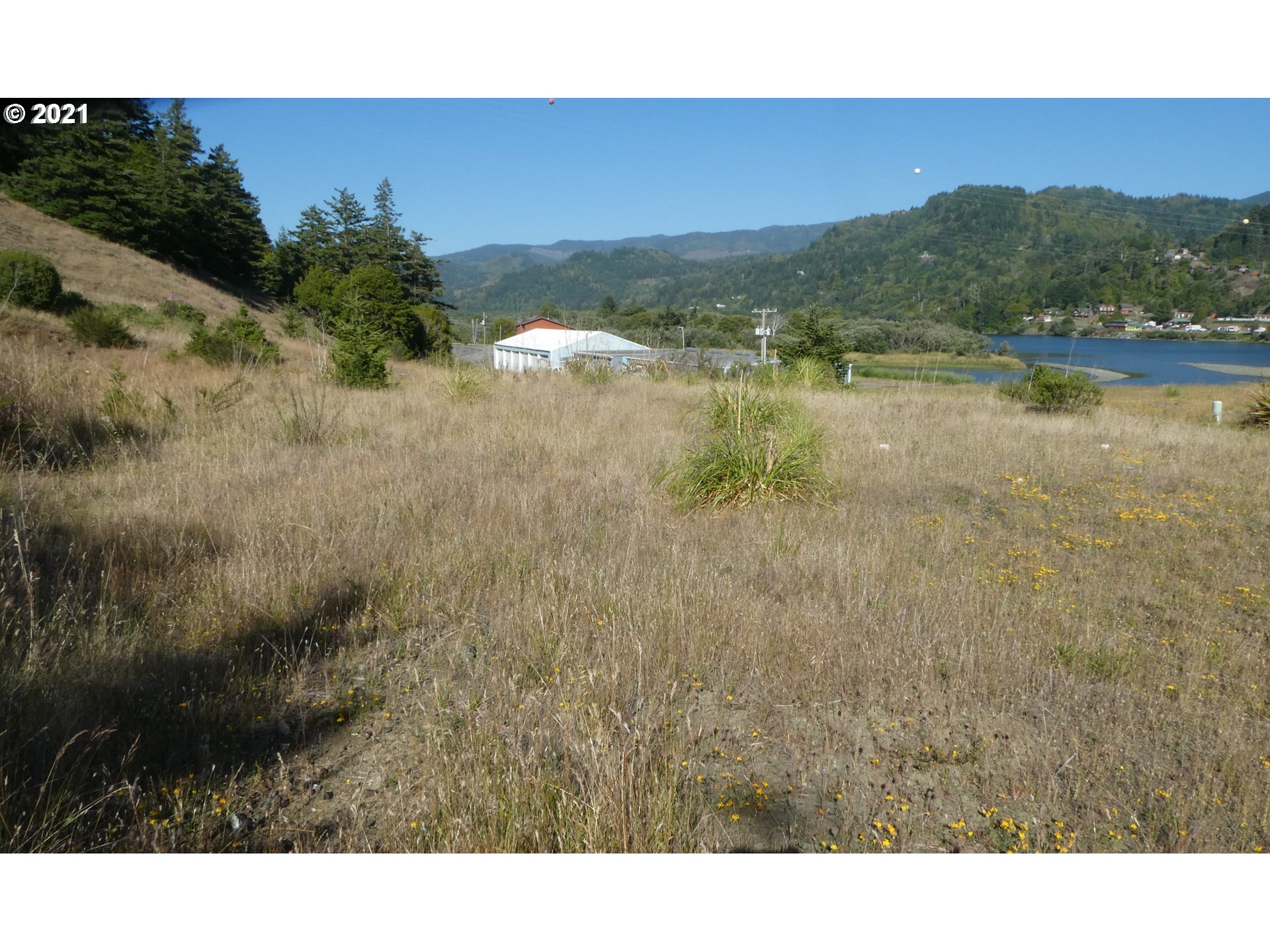 Hume Road, Unit 316 Gold Beach, OR 97444 - Photo 6 of 11 Gallery Image 6