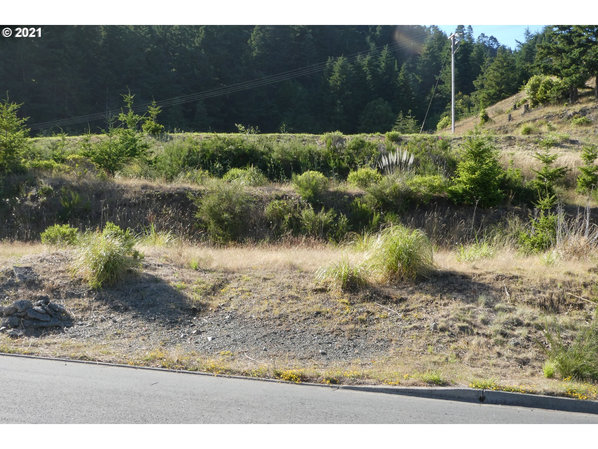 Hume Road, Unit 316 Gold Beach, OR 97444 - Photo 10 of 11 Gallery Image 10