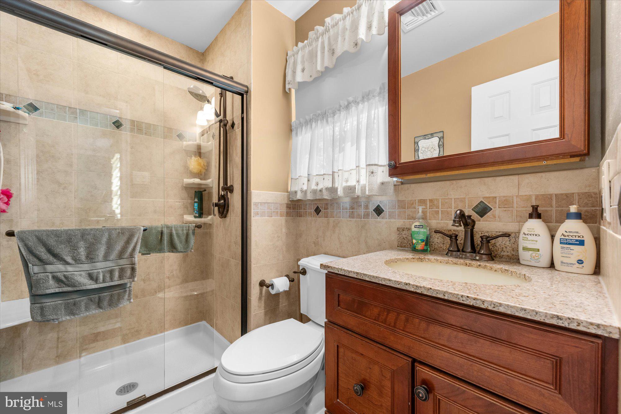 945 Roberts Road Bensalem, PA 19020 - Photo 28 of 36 Primary bath