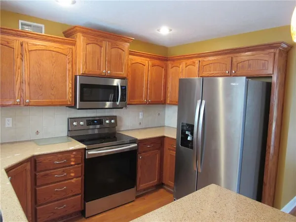 $375,000 | 3103 Krissy Bend, Harrisonville, MO 64701