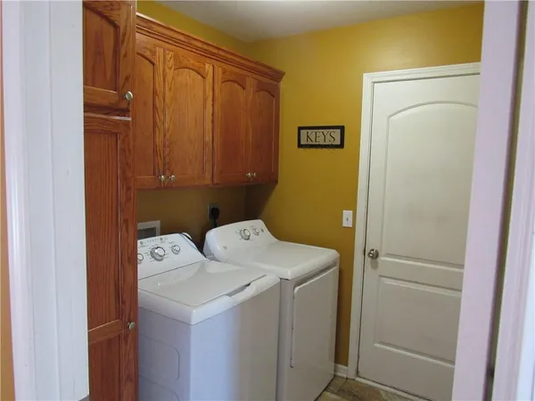 $375,000 | 3103 Krissy Bend, Harrisonville, MO 64701