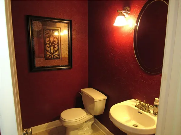 $375,000 | 3103 Krissy Bend, Harrisonville, MO 64701