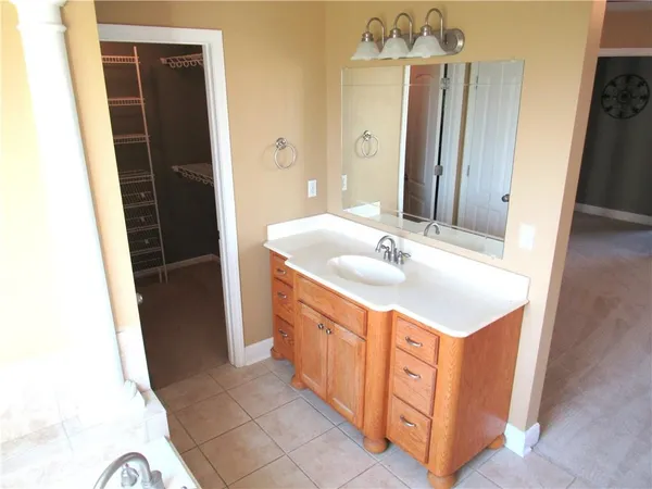 $375,000 | 3103 Krissy Bend, Harrisonville, MO 64701