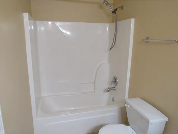 $375,000 | 3103 Krissy Bend, Harrisonville, MO 64701