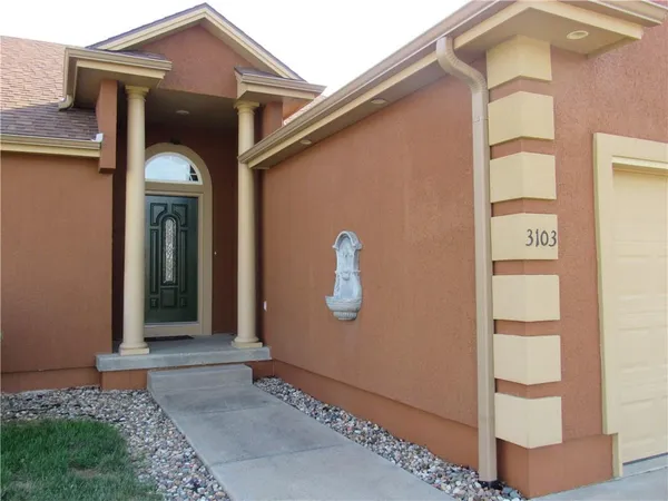 $375,000 | 3103 Krissy Bend, Harrisonville, MO 64701