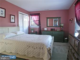 89 Chilton Road Langhorne, PA 19047 - Photo 8 of 11 Bedroom - Main
