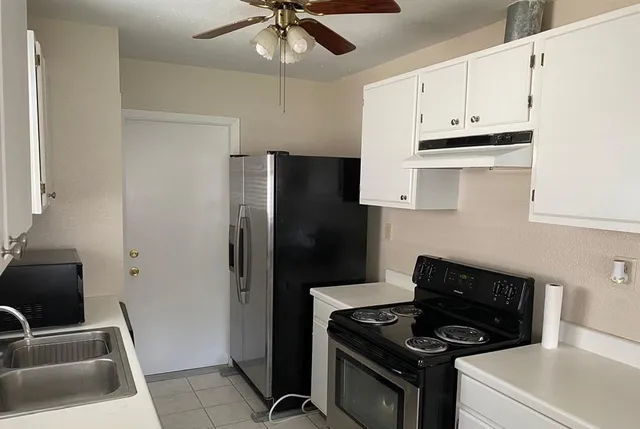 $1,500 | 1430 Kenforest Drive, Missouri City, TX 77489