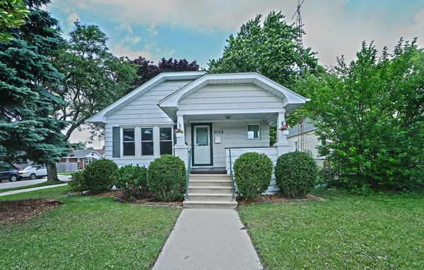$239,900 | 2726 75th Street, Kenosha, WI 53143