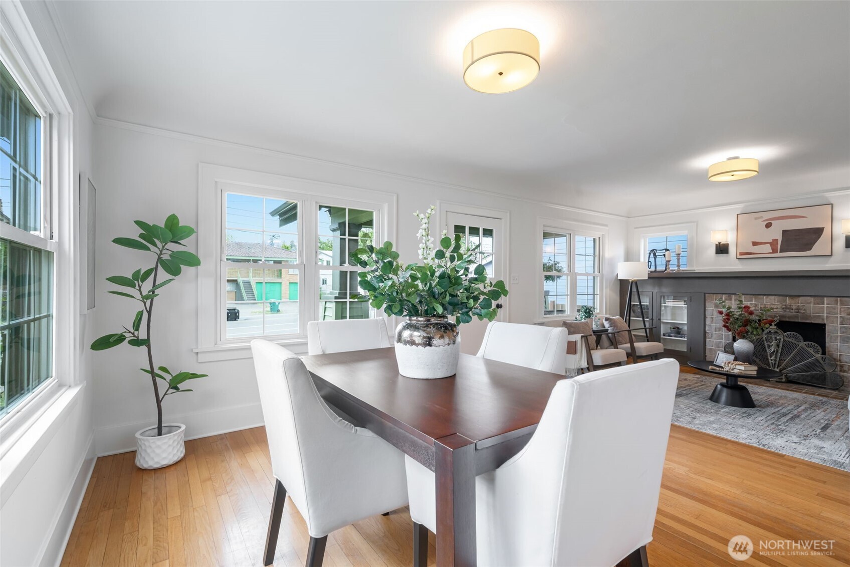 7916 Renton Avenue South Seattle, WA 98118 - Photo 3 of 27 Gallery Image 3