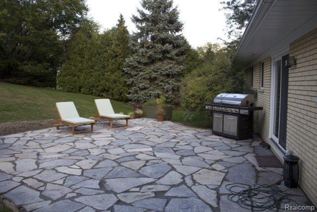 2412 Worcester Road West Bloomfield, MI 48323 - Photo 23 of 23 Worcester Patio