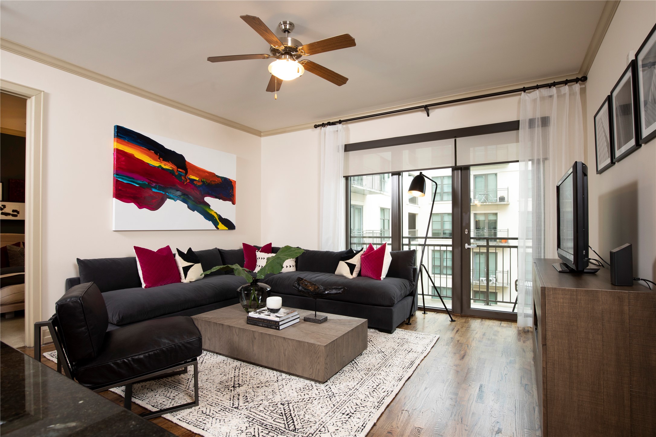 2929 Westheimer Road, Unit 615 Houston, TX 77098 - Photo 11 of 12 Large Picture Windows Provide Natural Light (Willowick Floor Plan)