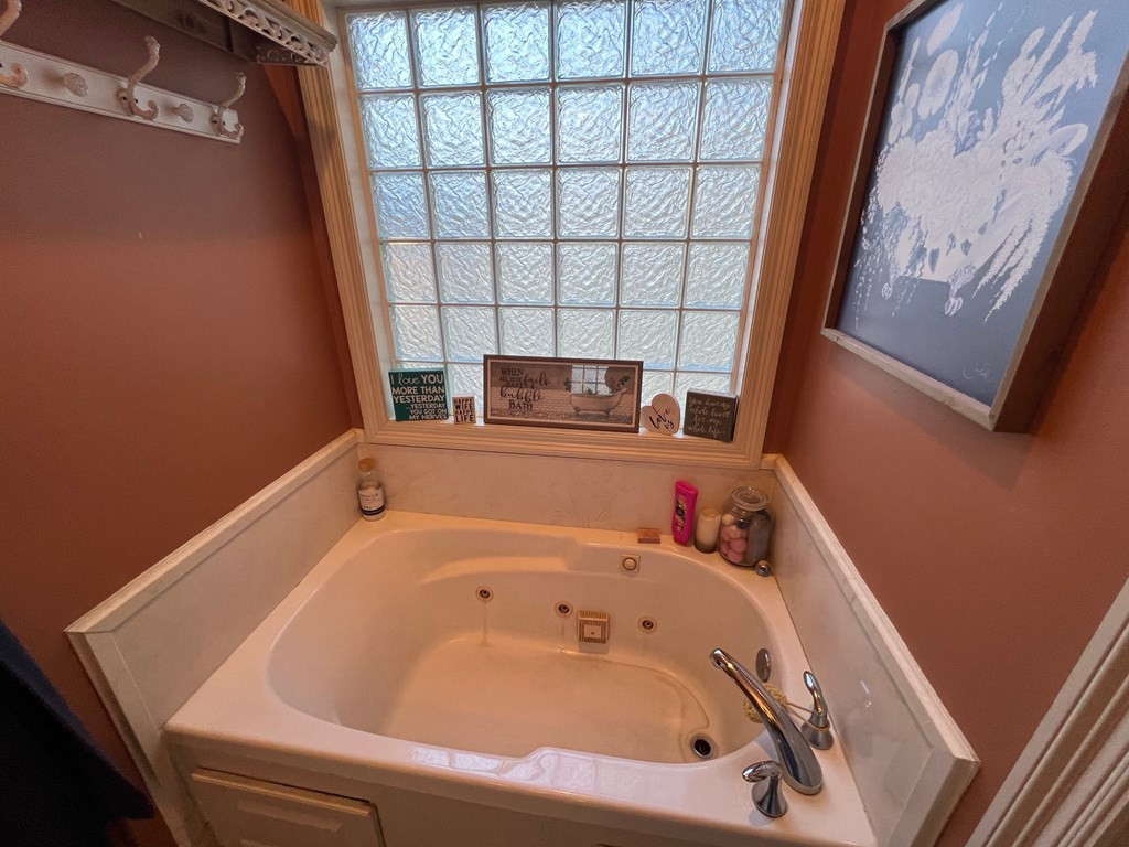 1005 Deer Ridge Road McComb, MS 39648 - Photo 18 of 36 Master whirlpool tub