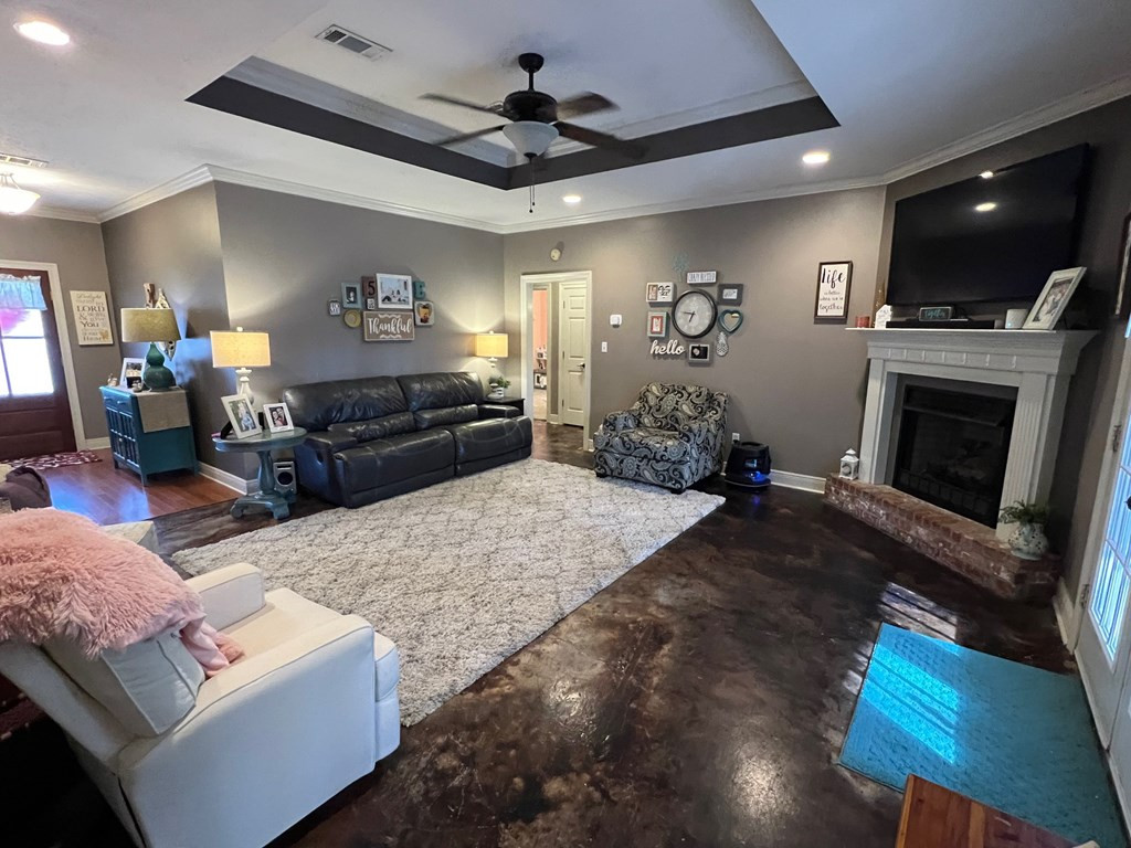 1005 Deer Ridge Road McComb, MS 39648 - Photo 8 of 36 Family room from breakfast area