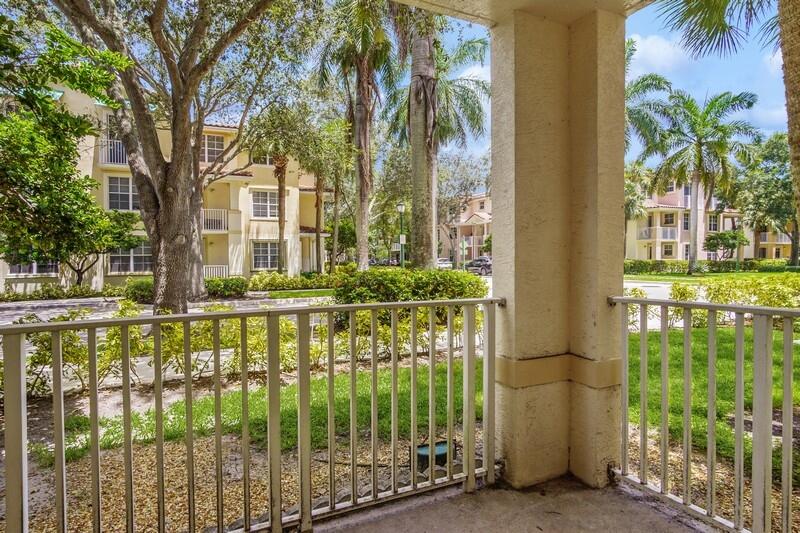 4822 Chancellor Drive, Unit 13 Jupiter, FL 33458 - Photo 15 of 20 PATIO