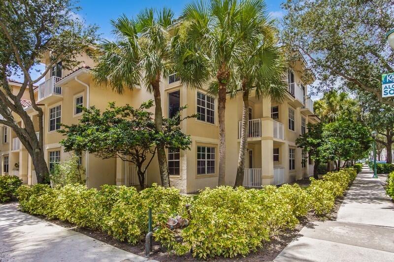 4822 Chancellor Drive, Unit 13 Jupiter, FL 33458 - Photo 2 of 20 BACK OF HOME