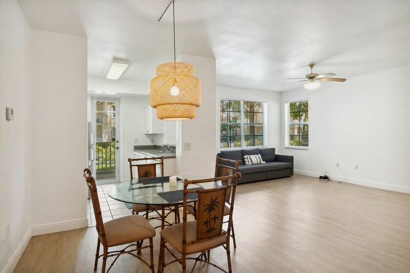 4822 Chancellor Drive, Unit 13 Jupiter, FL 33458 - Photo 3 of 20 DINING/LIVING AREA