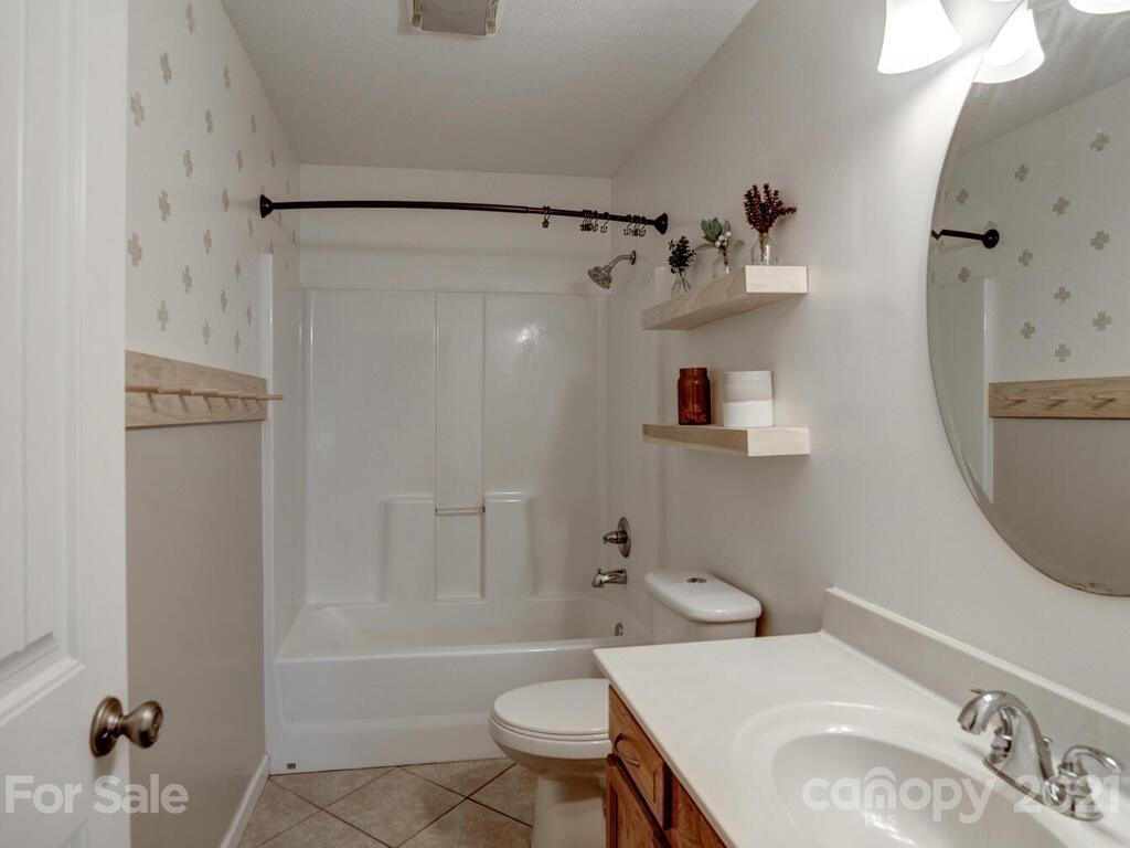 780 Monte Vista Road Candler, NC 28715 - Photo 14 of 37 Gallery Image 14