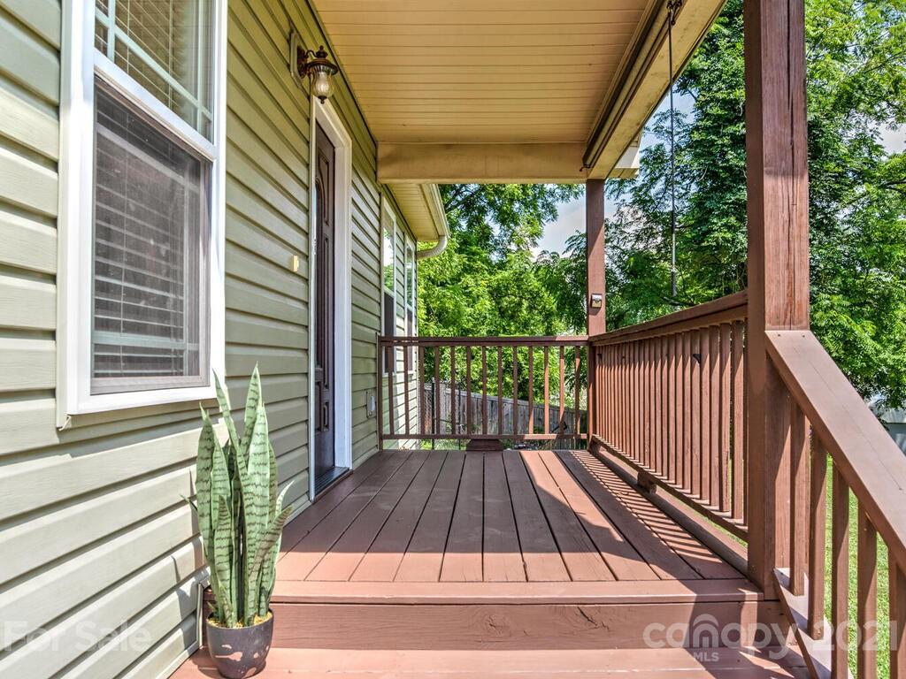 780 Monte Vista Road Candler, NC 28715 - Photo 4 of 37 Gallery Image 4
