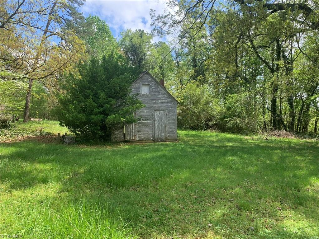 1682 Cunningham Brick Yard Road Thomasville, NC 27360 - Photo 6 of 8