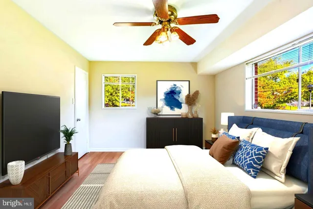 $2,145 | 10601 Weymouth Street, Unit 4, Bethesda, MD 20814