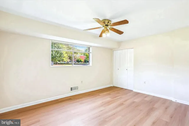 $2,145 | 10601 Weymouth Street, Unit 4, Bethesda, MD 20814